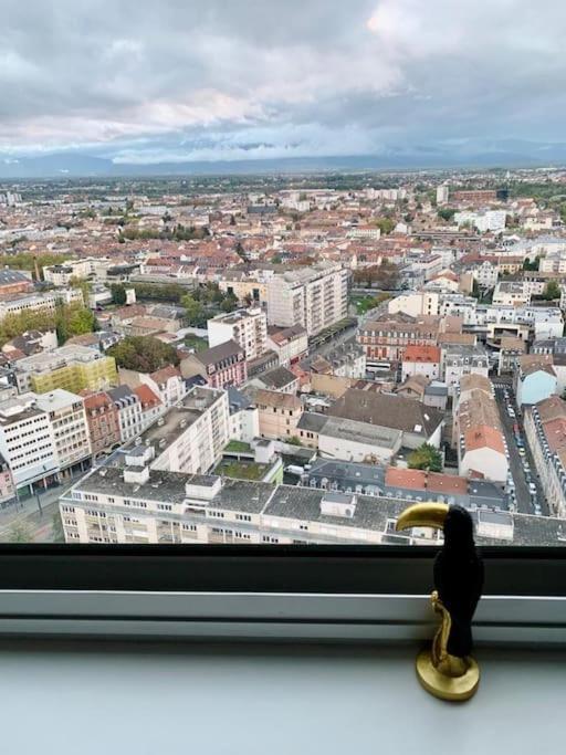 Tour De L'europe, Grand Panoramique Parking - Check In Autonome