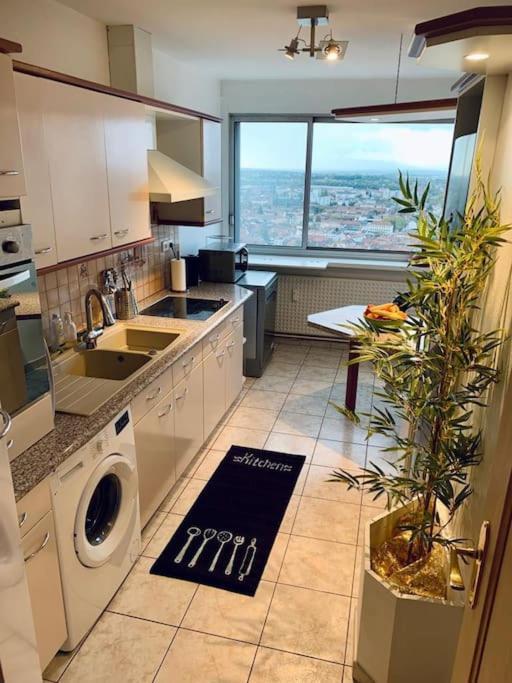 Tour De L'europe, Grand Panoramique Parking - Check In Autonome Appartement